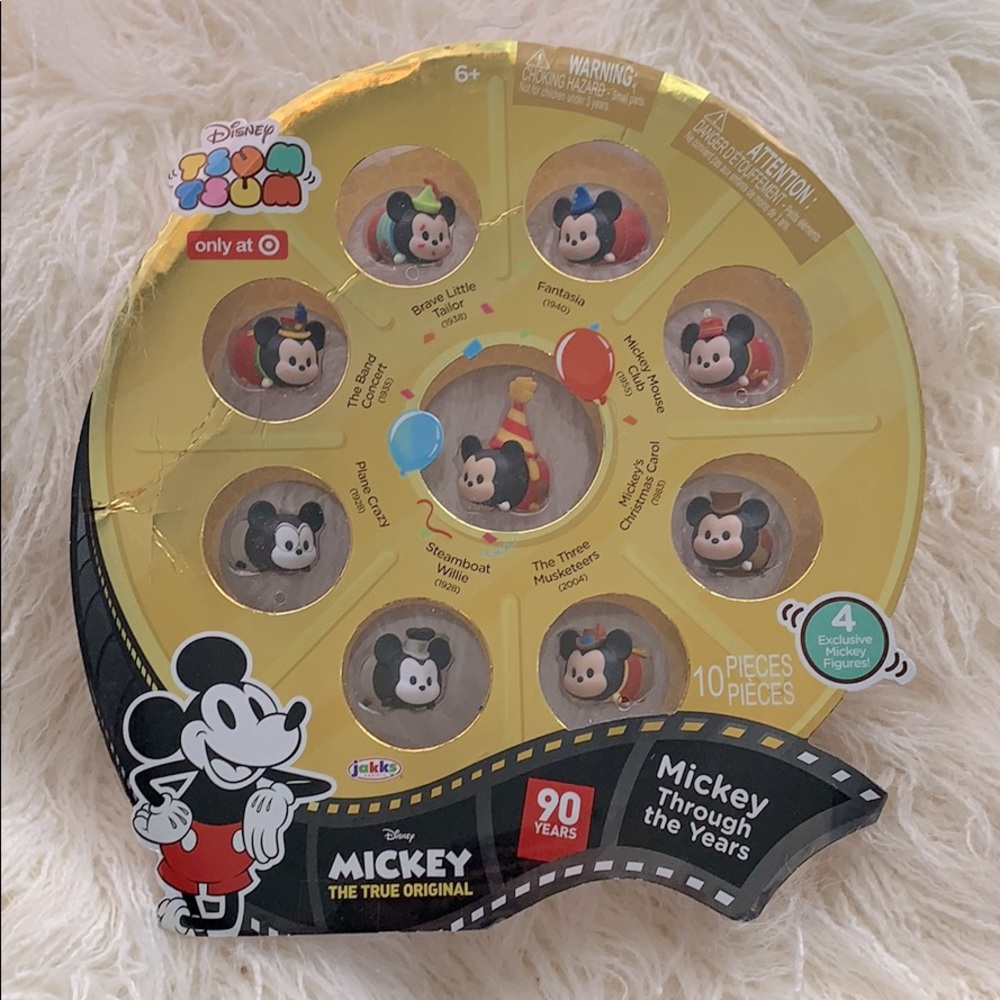 🎁HALF OFF LISTING PRICE🎁 Mickey through the Years TsumTsum